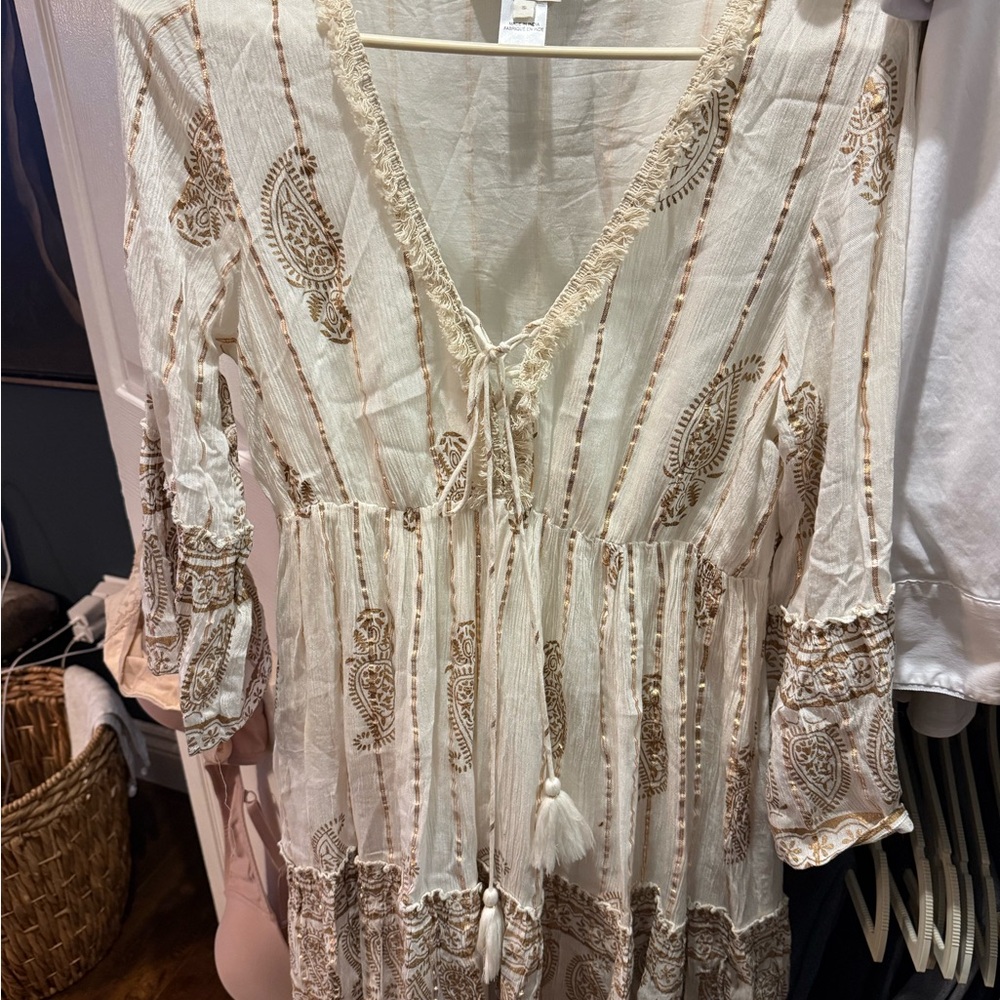 Elegant Blue Tunic with Embroidered Details and Relaxed Fit